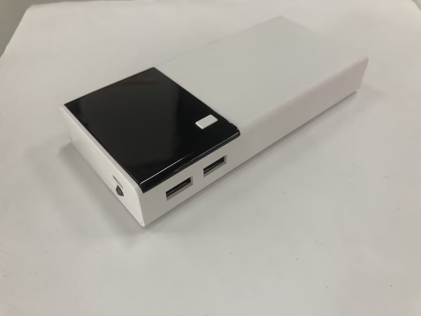20000mAh Portable Power Bank – Fast Charging & Customizable Design